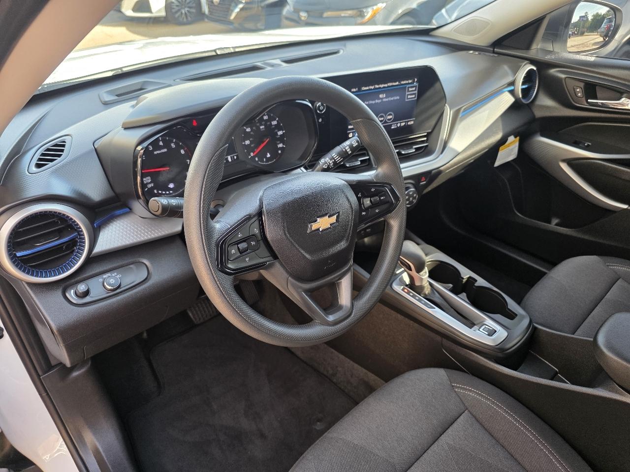Chevrolet Trax FWD 4dr LS 2026