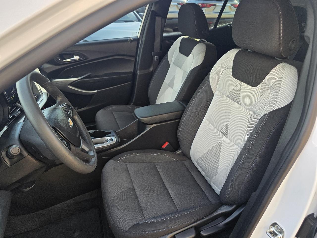 Chevrolet Trax FWD 4dr LS 2026