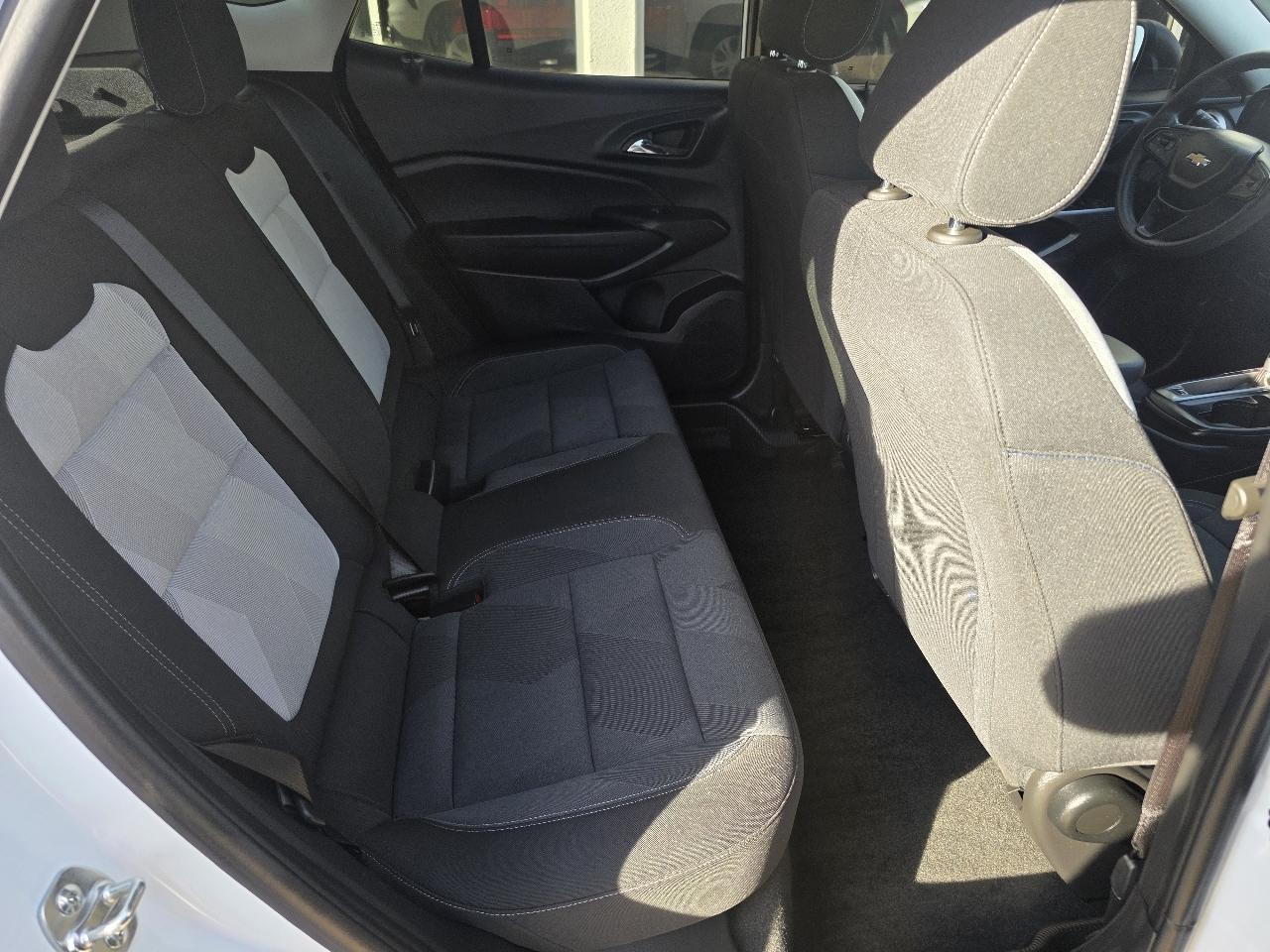 Chevrolet Trax FWD 4dr LS 2026