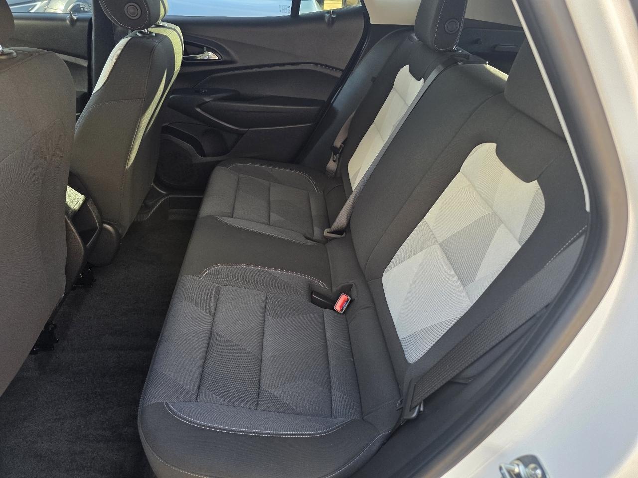 Chevrolet Trax FWD 4dr LS 2026