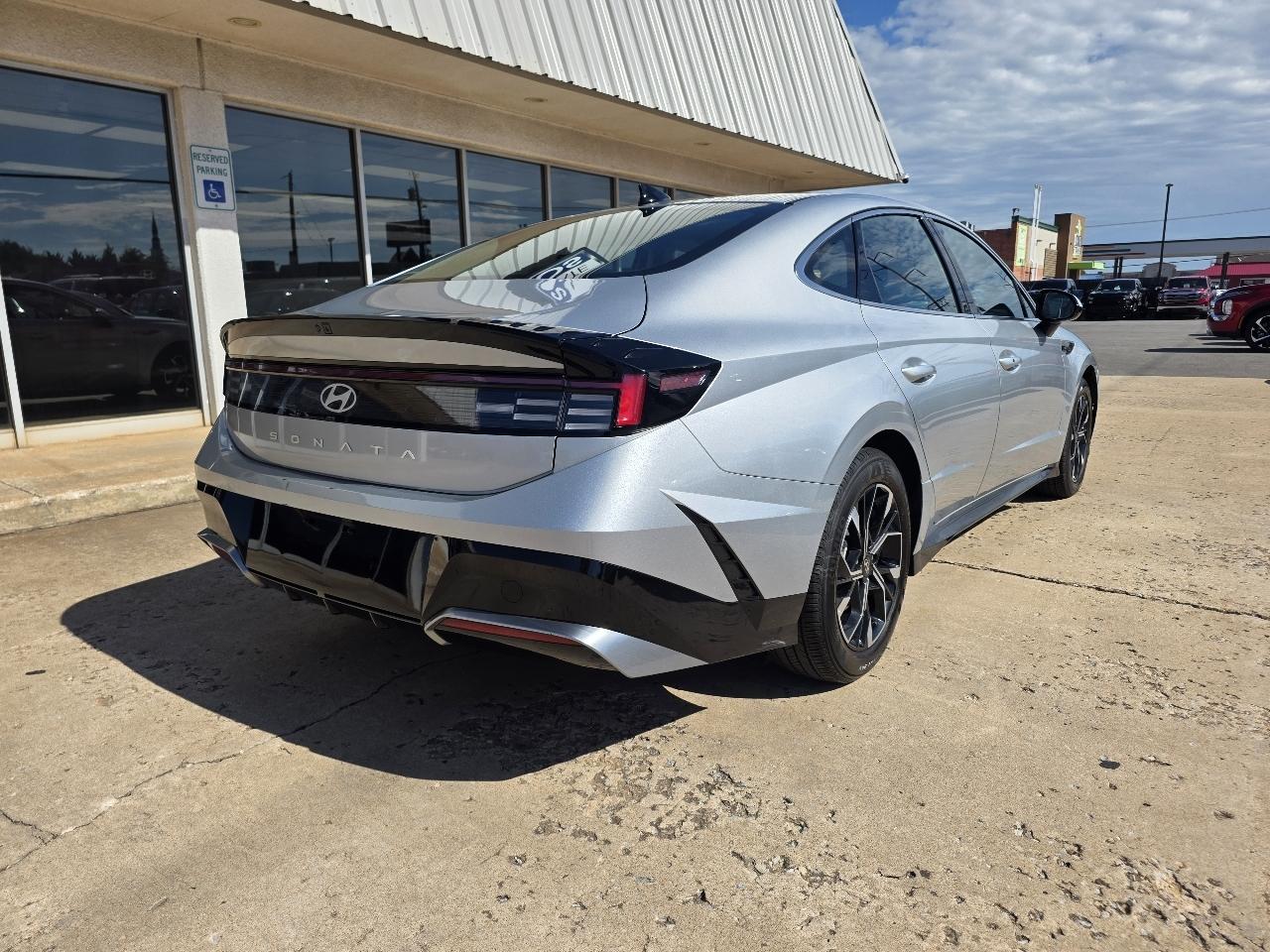 Hyundai Sonata SEL FWD 2025