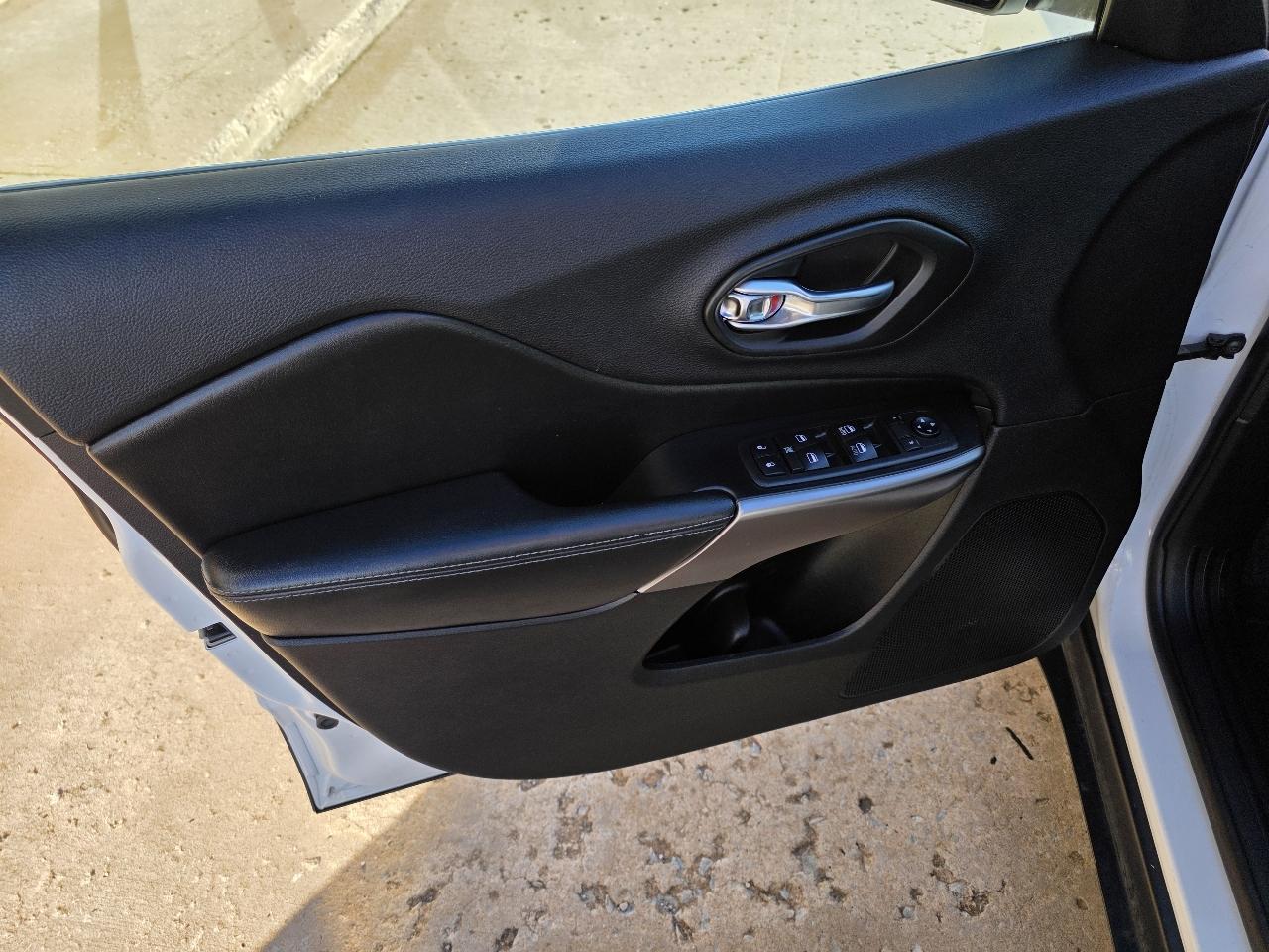 Jeep Cherokee Latitude Plus FWD 2020