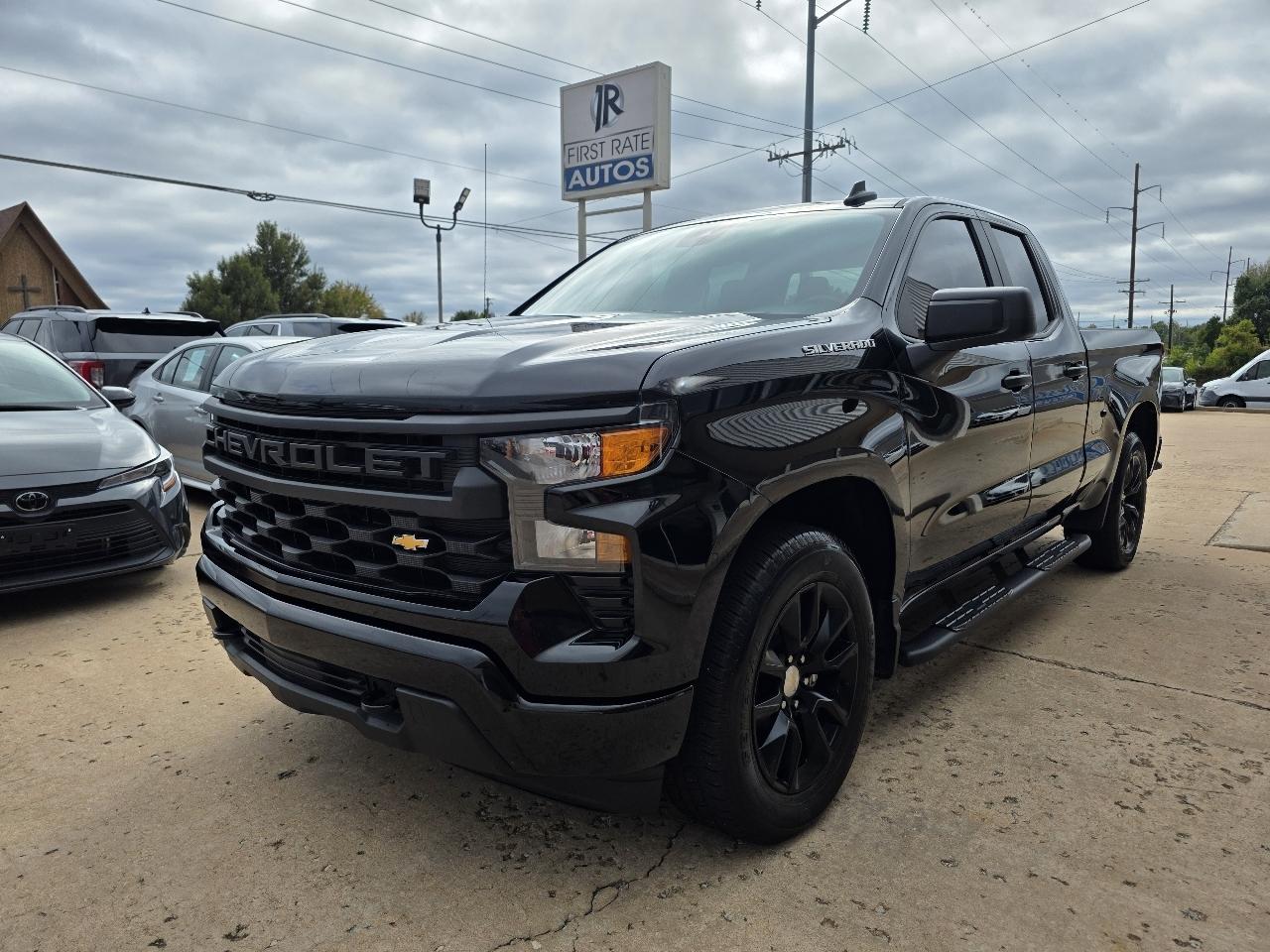 Chevrolet Silverado 1500 2WD Double Cab 147" Custom 2023