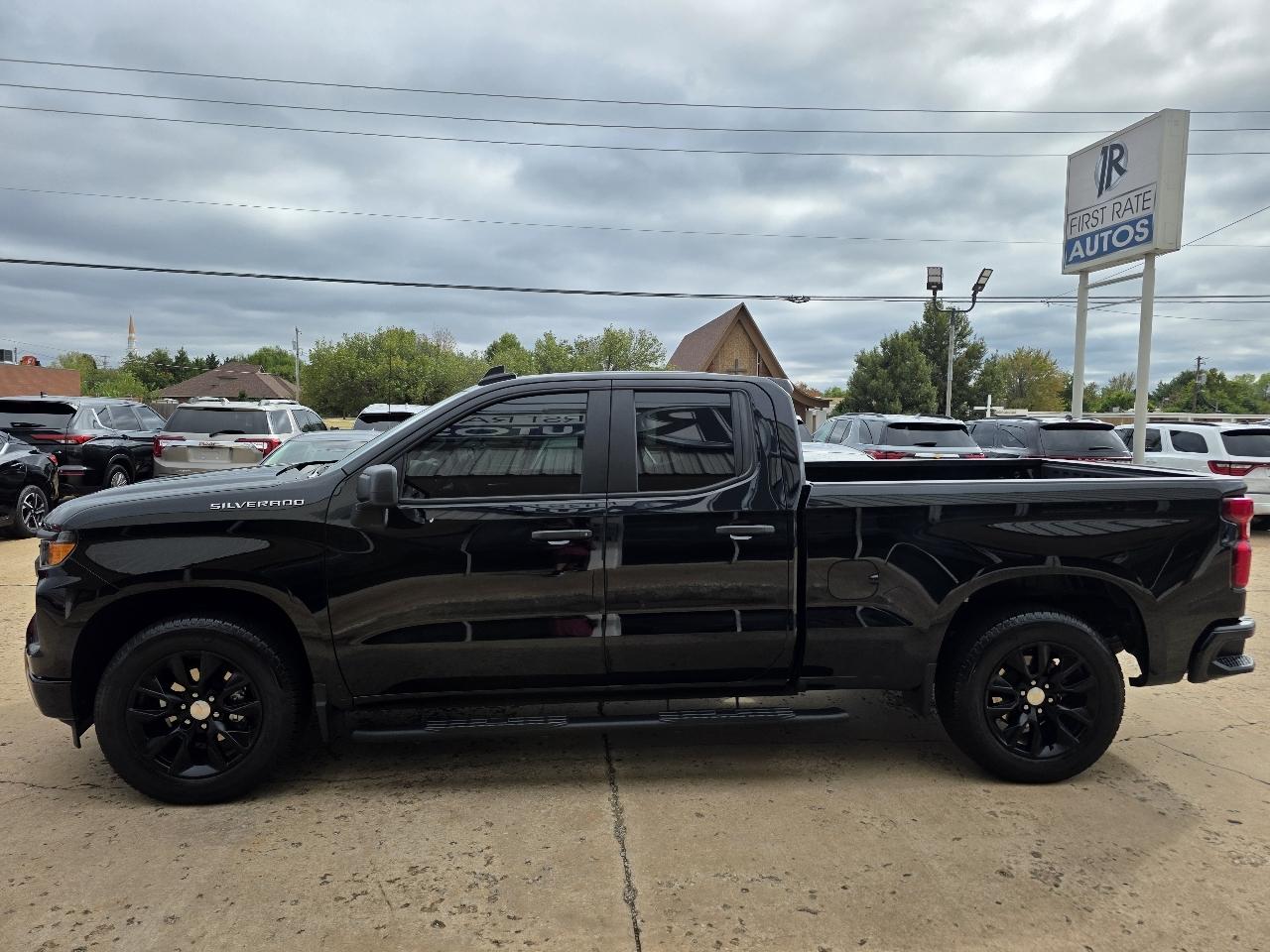 Chevrolet Silverado 1500 2WD Double Cab 147" Custom 2023