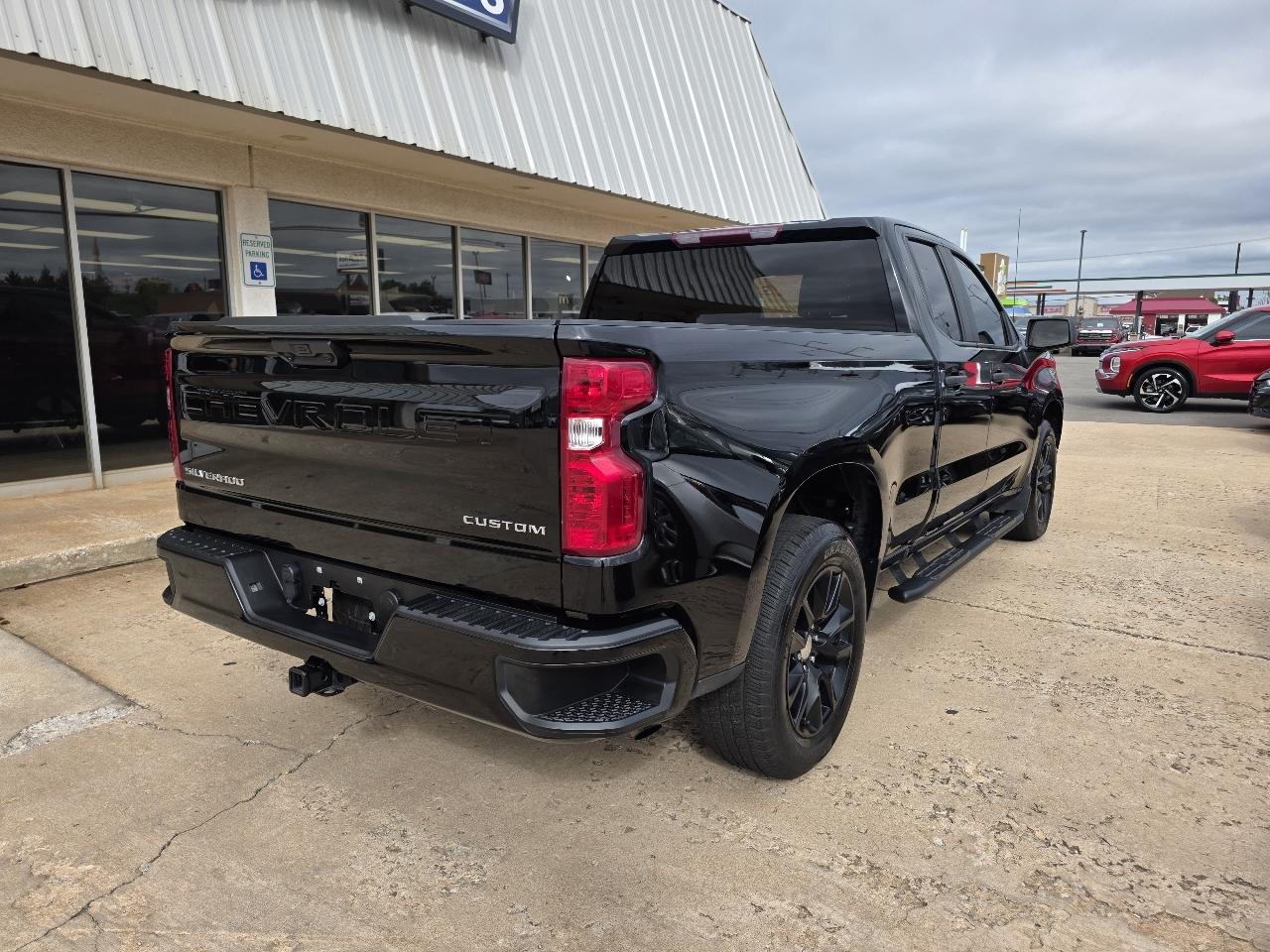 Chevrolet Silverado 1500 2WD Double Cab 147" Custom 2023