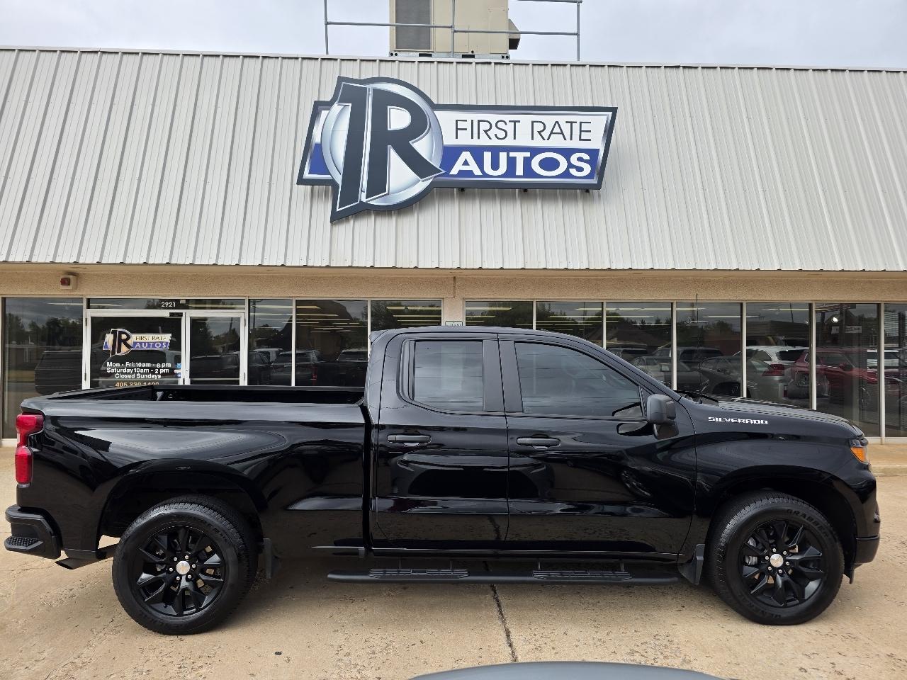 Chevrolet Silverado 1500 2WD Double Cab 147" Custom 2023