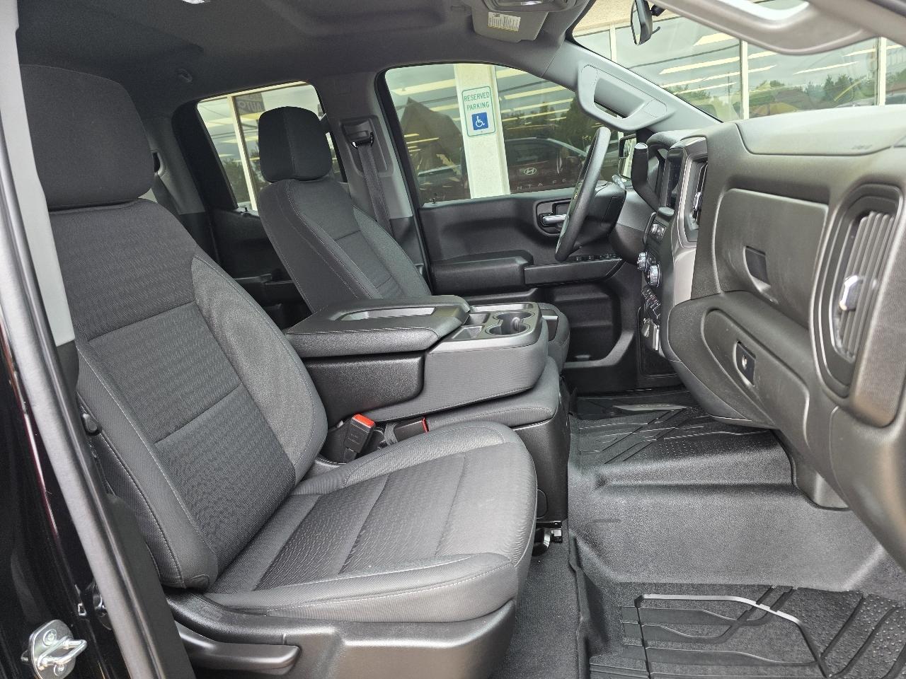 Chevrolet Silverado 1500 2WD Double Cab 147" Custom 2023