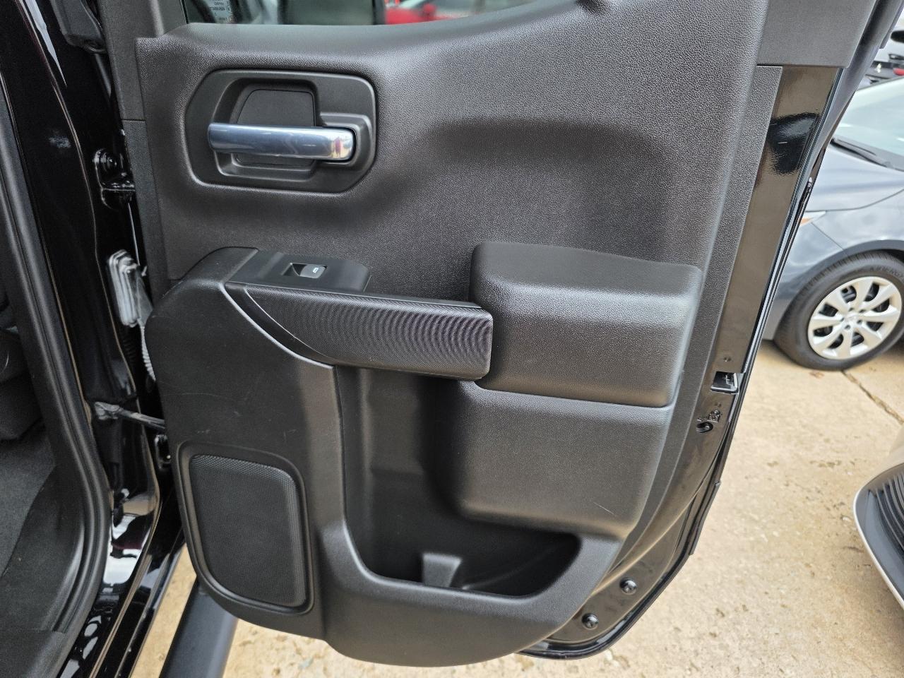 Chevrolet Silverado 1500 2WD Double Cab 147" Custom 2023