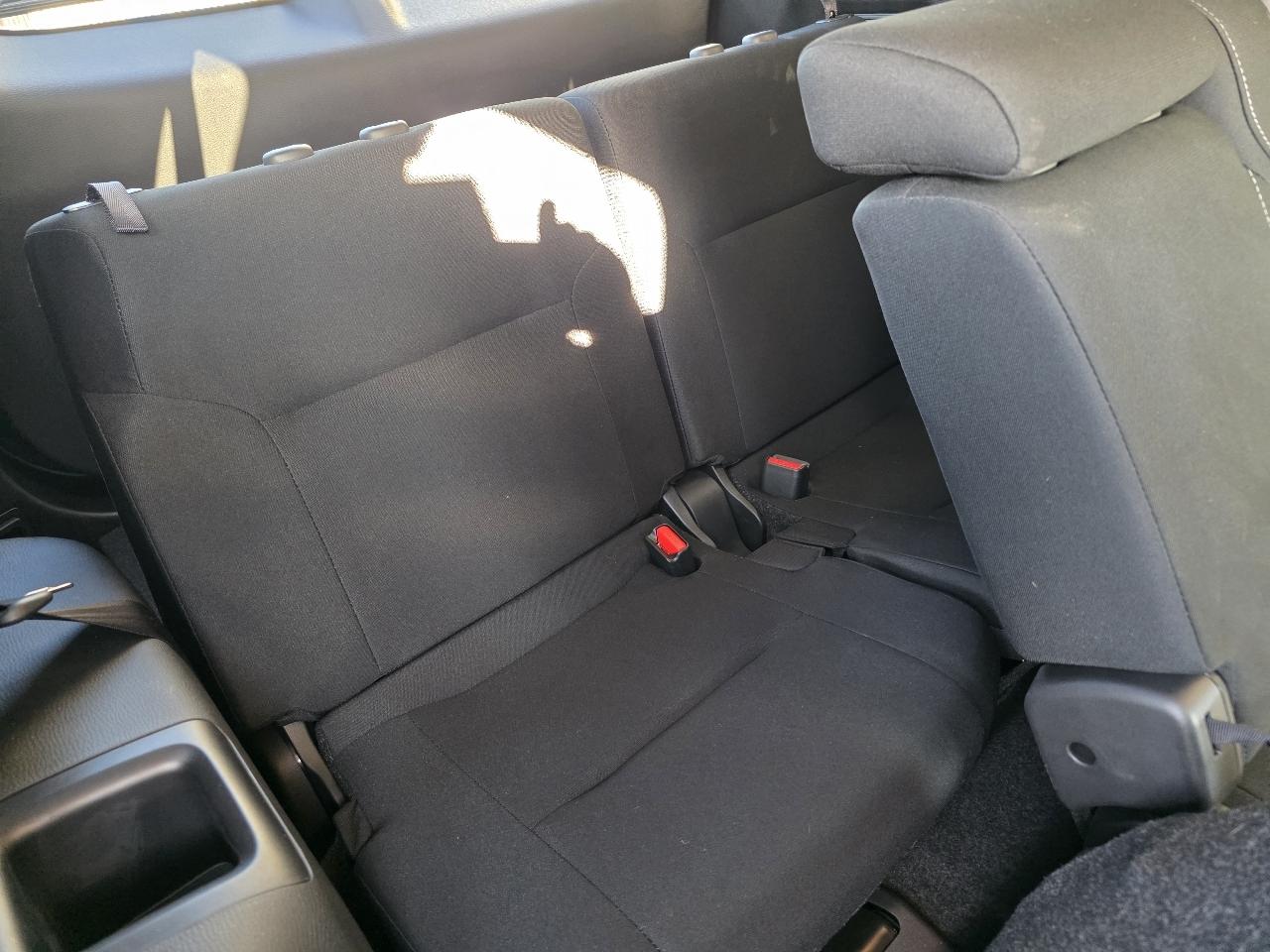 Mitsubishi Outlander ES FWD 2024