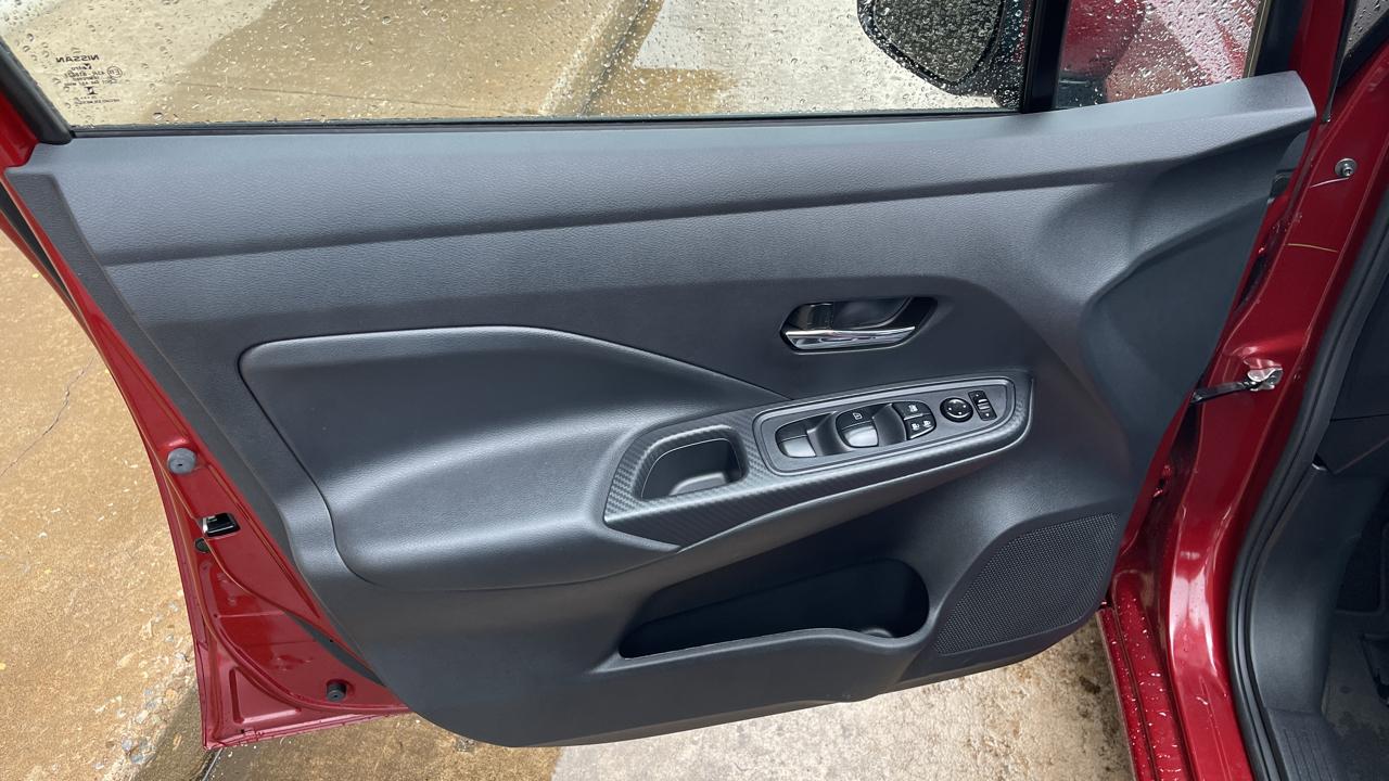 Nissan Versa SV CVT 2025