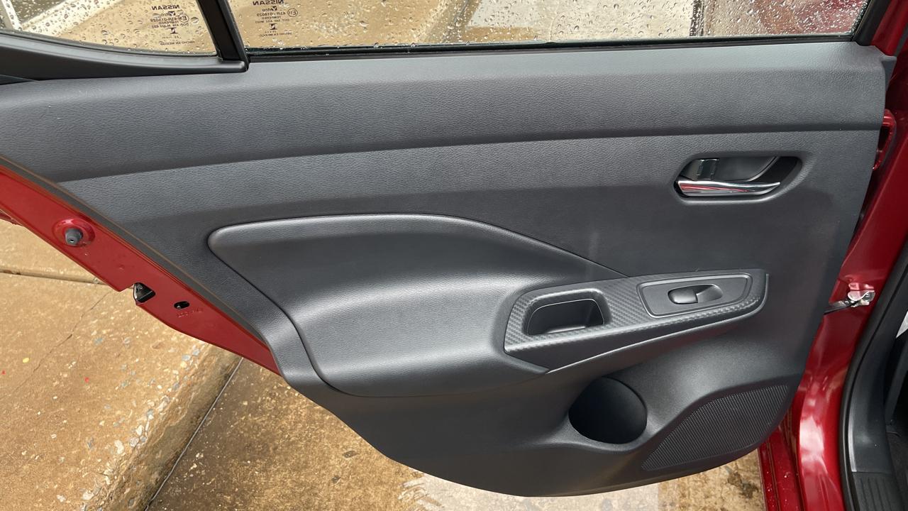 Nissan Versa SV CVT 2025