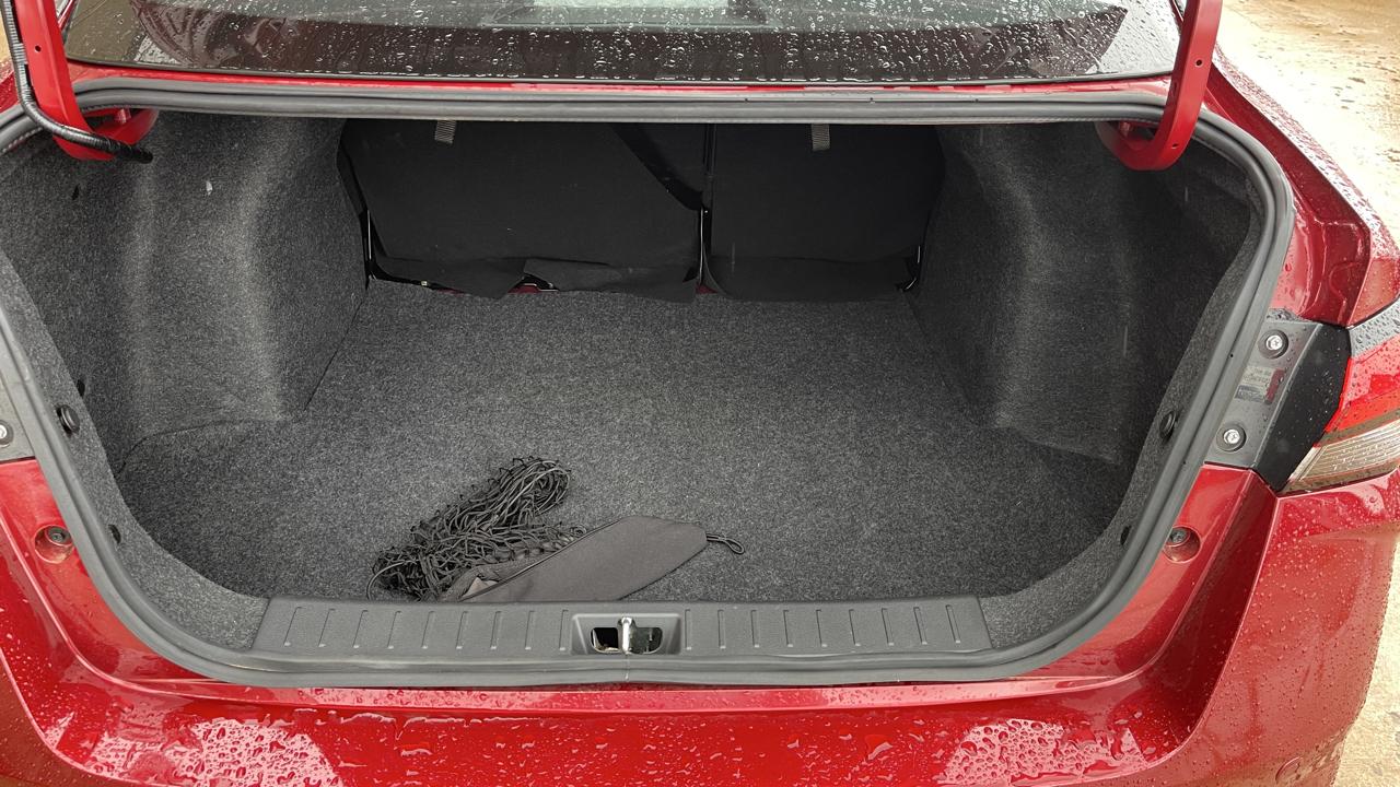 Nissan Versa SV CVT 2025
