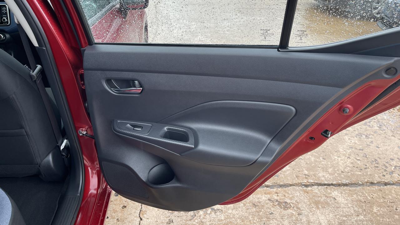 Nissan Versa SV CVT 2025