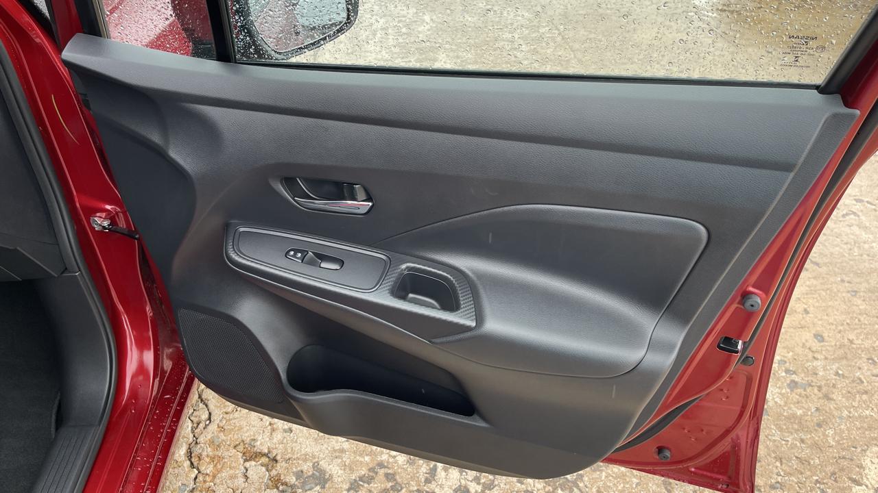 Nissan Versa SV CVT 2025