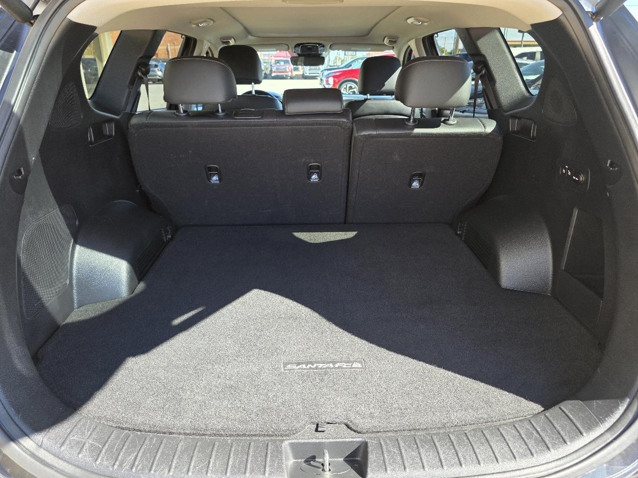 Hyundai Santa Fe SEL FWD 2023