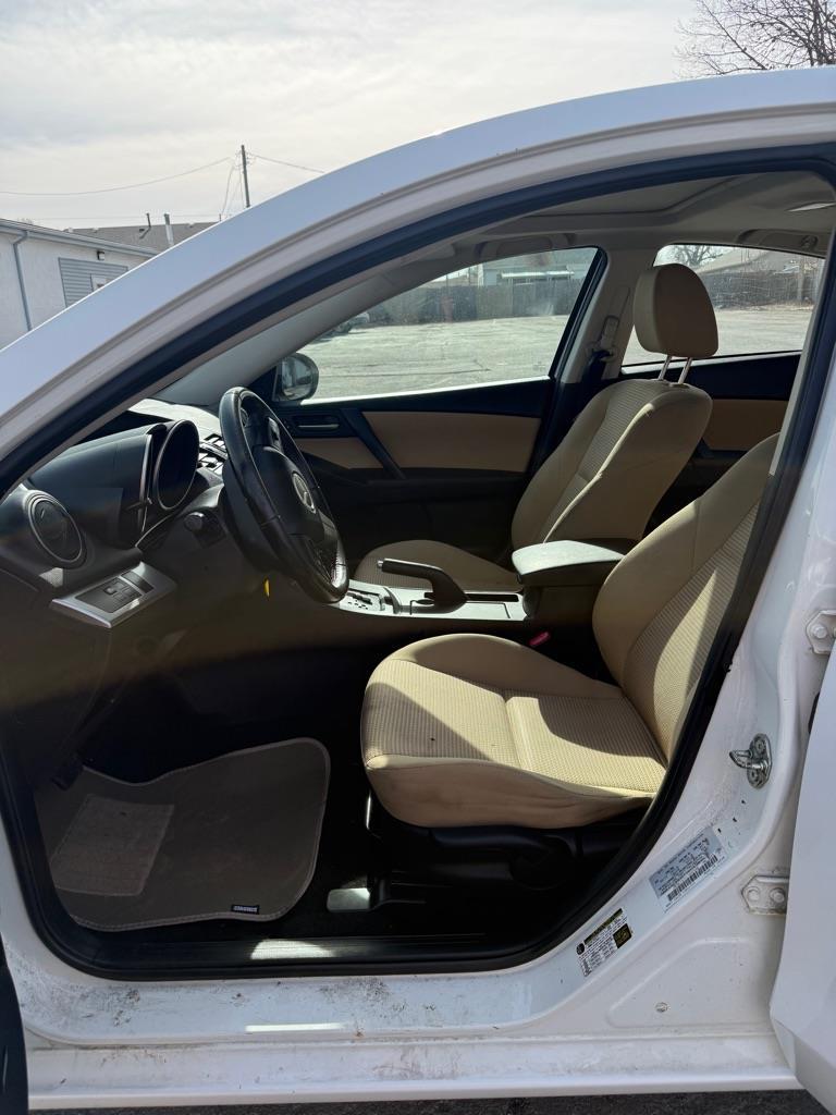 Mazda MAZDA3 i Touring 4-door 2012