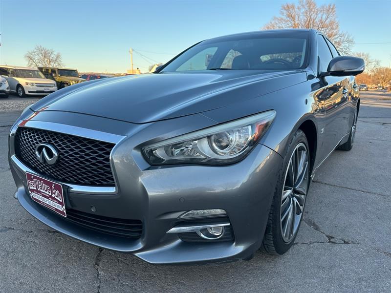 2014 INFINITI Q50 Premium's photo