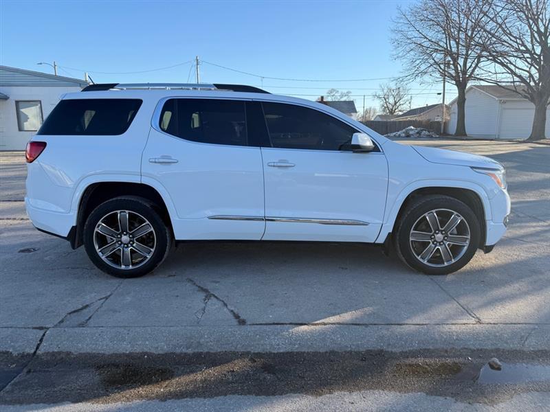 GMC Acadia Denali 2019