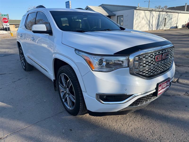 GMC Acadia Denali 2019