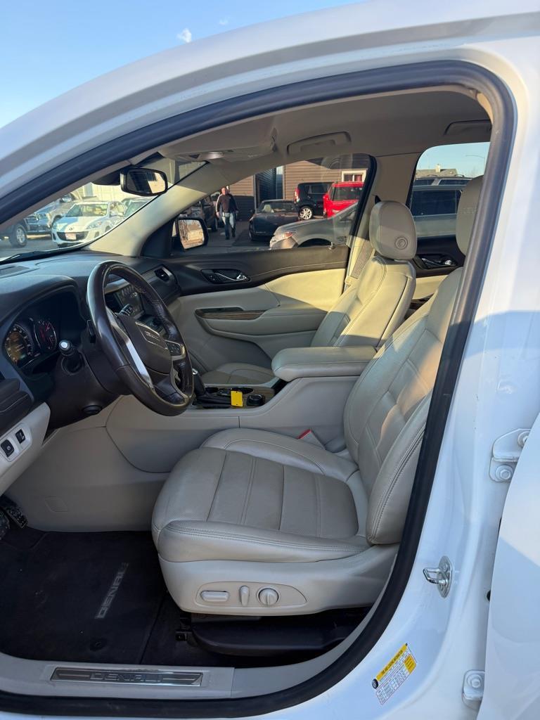 GMC Acadia Denali 2019