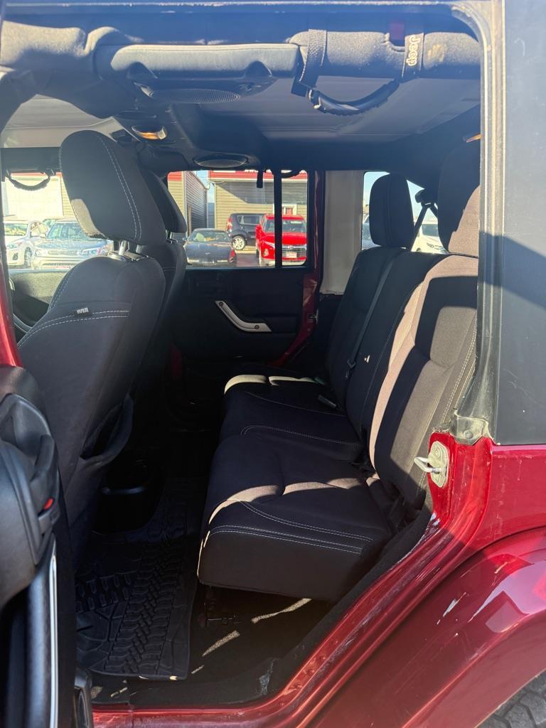 Jeep Wrangler Unlimited Sahara 4WD 2013