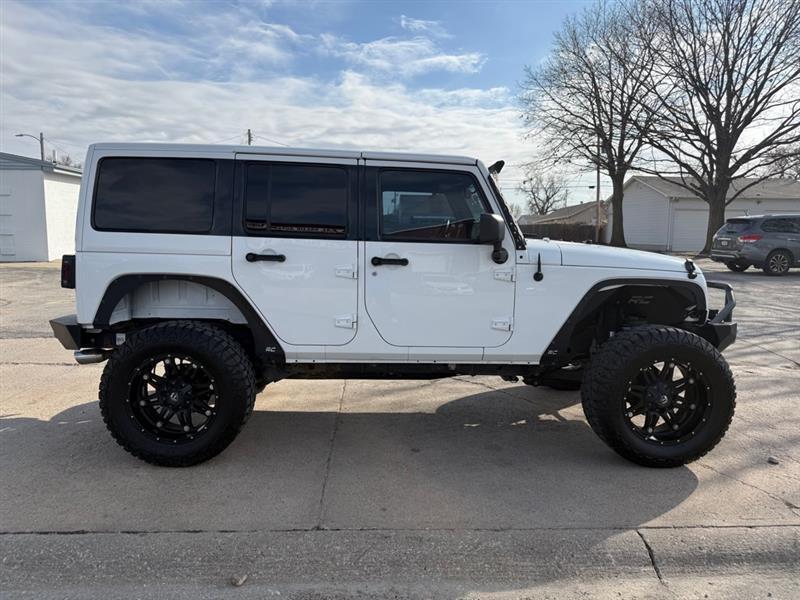 Jeep Wrangler Unlimited Sahara 4WD 2014