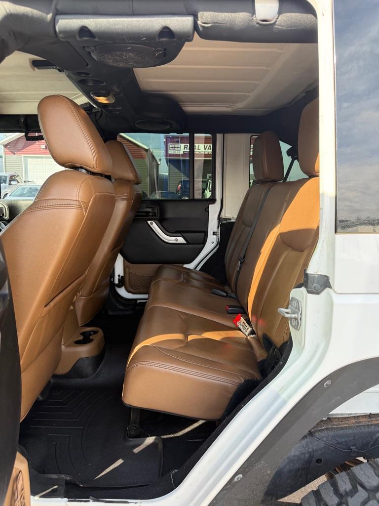 Jeep Wrangler Unlimited Sahara 4WD 2014