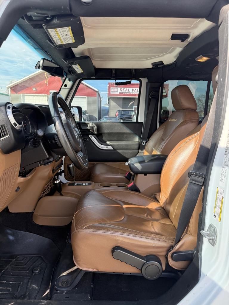 Jeep Wrangler Unlimited Sahara 4WD 2014