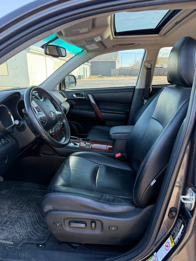 Toyota Highlander Limited 4WD 2013