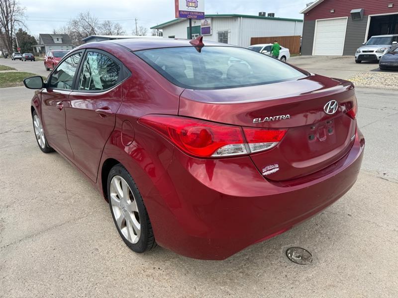 Hyundai Elantra GLS M/T 2013