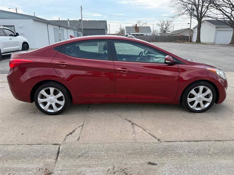 Hyundai Elantra GLS M/T 2013