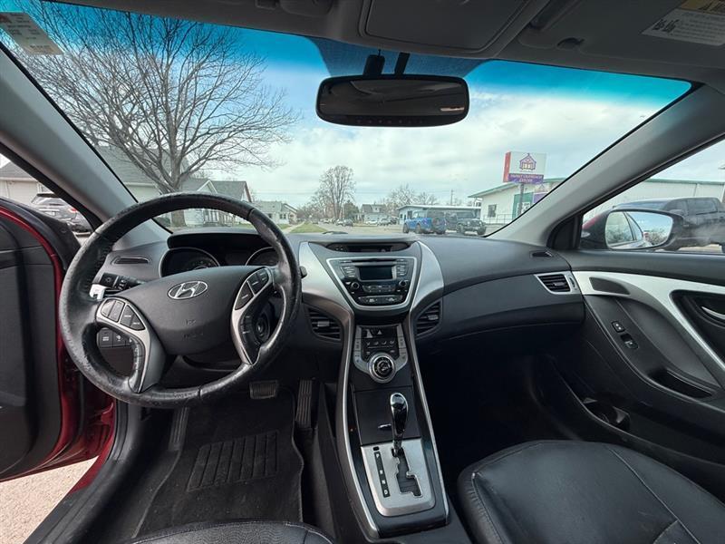 Hyundai Elantra GLS M/T 2013