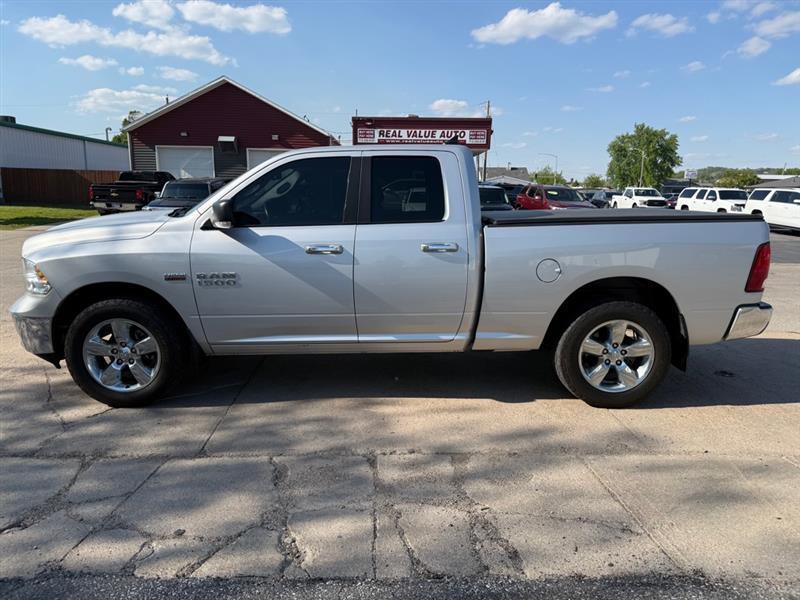 RAM 1500 SLT Quad Cab 4WD 2015
