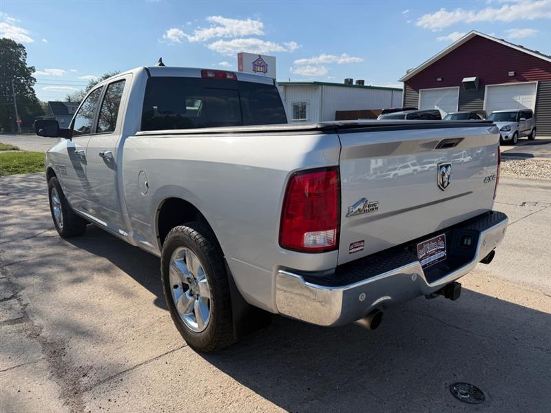 RAM 1500 SLT Quad Cab 4WD 2015