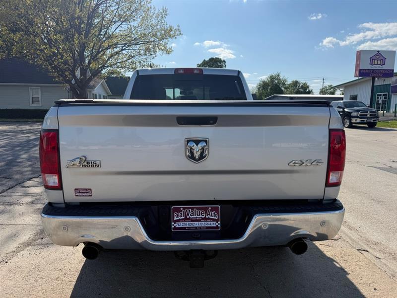 RAM 1500 SLT Quad Cab 4WD 2015
