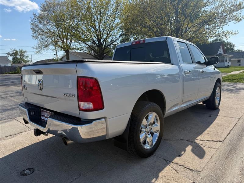 RAM 1500 SLT Quad Cab 4WD 2015