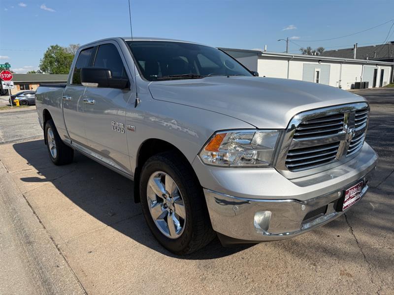 RAM 1500 SLT Quad Cab 4WD 2015