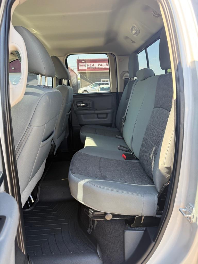 RAM 1500 SLT Quad Cab 4WD 2015