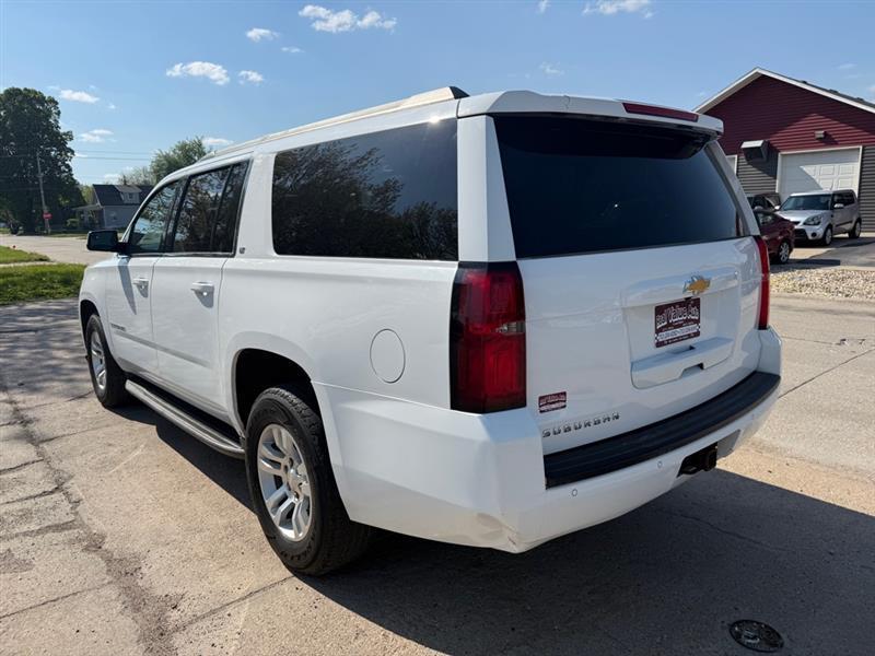 Chevrolet Suburban LT 4WD 2016