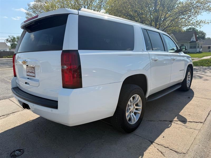 Chevrolet Suburban LT 4WD 2016