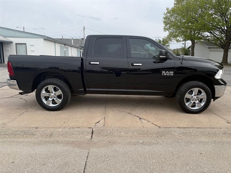 RAM 1500 SLT Crew Cab SWB 4WD 2014