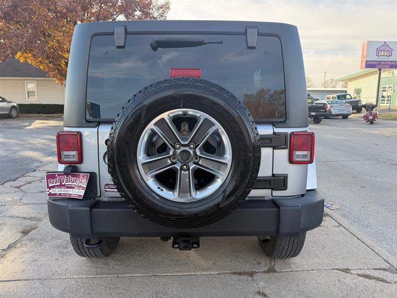 Jeep Wrangler Unlimited Sahara 4WD 2014