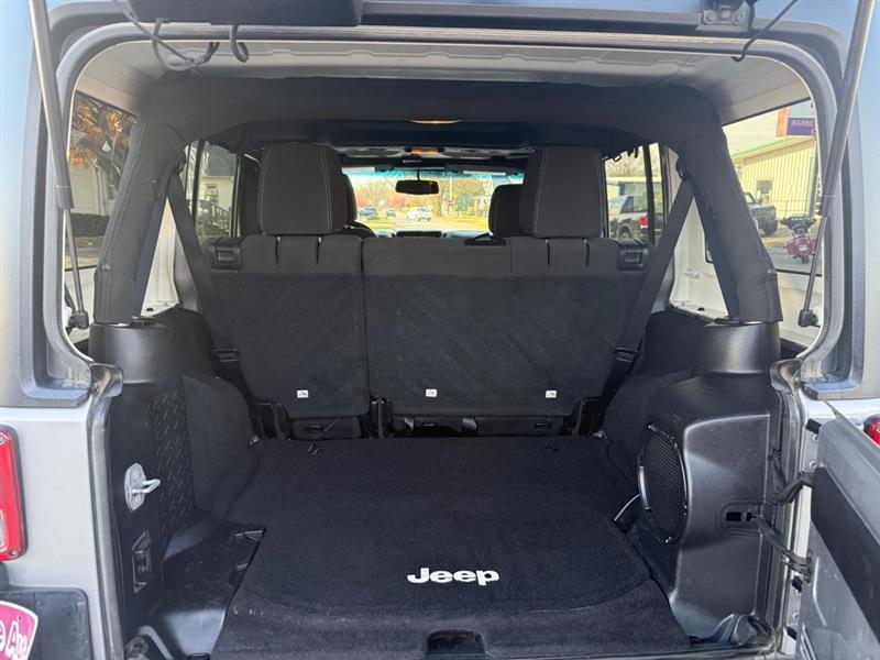 Jeep Wrangler Unlimited Sahara 4WD 2014