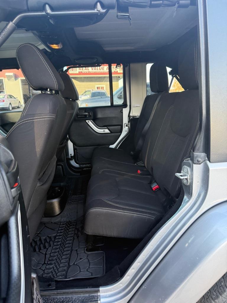 Jeep Wrangler Unlimited Sahara 4WD 2014
