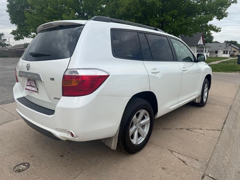 Toyota Highlander Base 4WD 2008