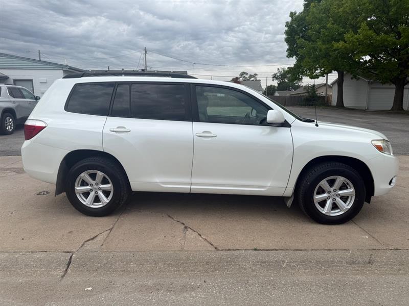 Toyota Highlander Base 4WD 2008
