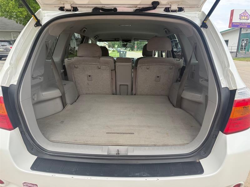 Toyota Highlander Base 4WD 2008