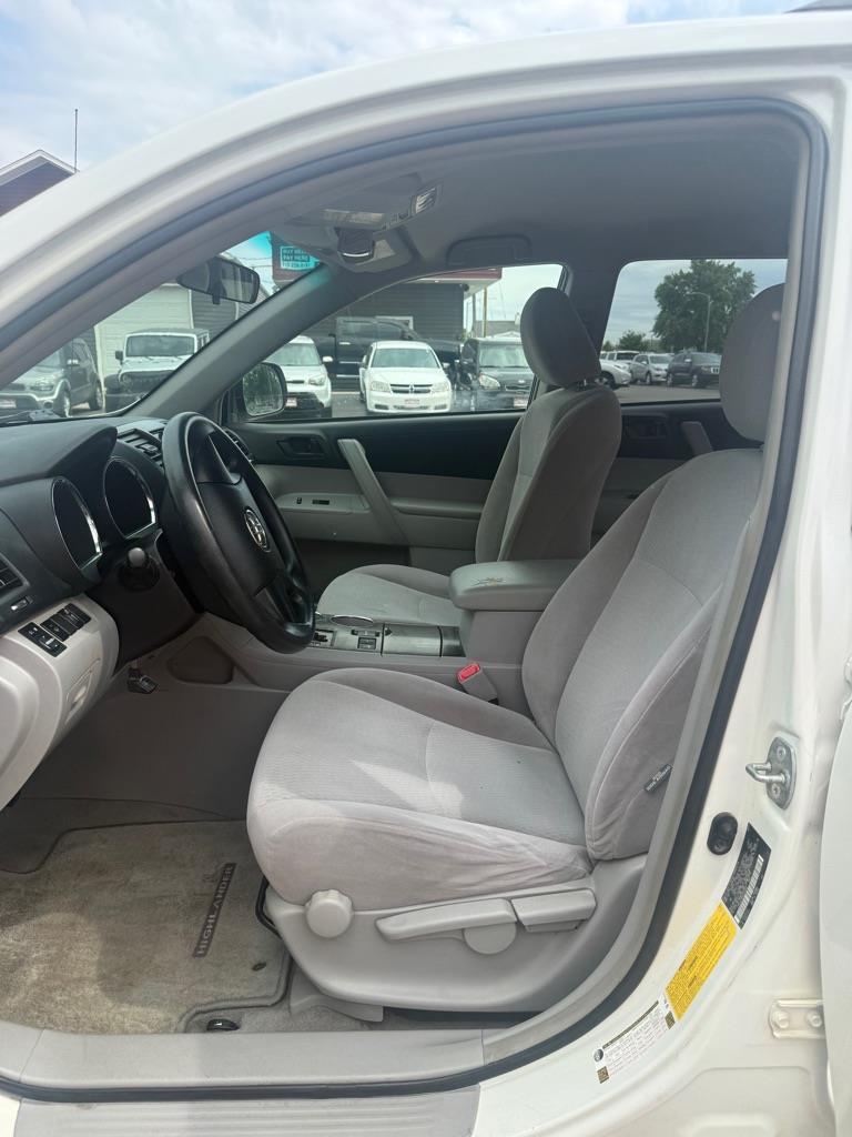 Toyota Highlander Base 4WD 2008