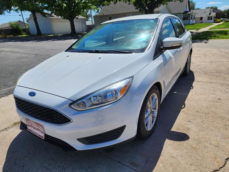 Ford Focus SE Sedan 2016
