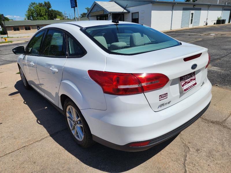 Ford Focus SE Sedan 2016